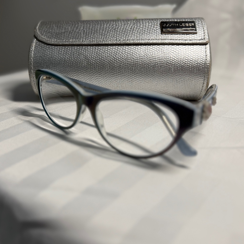 Chic. Sparkly. Totally Unworn Judith Leiber Jl1668 Glasses